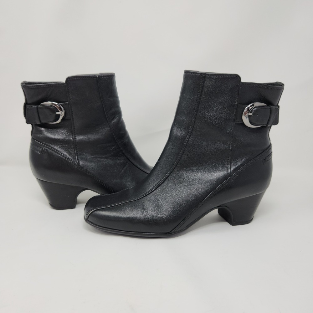 Clarks Artisan Dara Black Leather Ankle Boots‎ with Silver Buckles size 7 1/2
